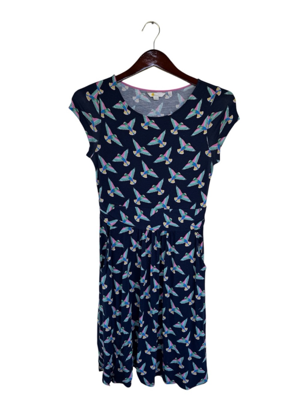 The BODEN Women's Knee Length Dress in size 4 Petite features a beautiful bird